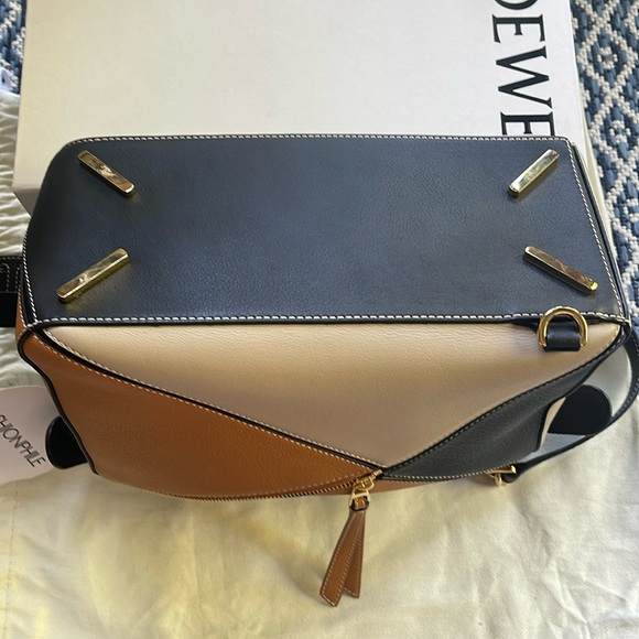 EUC LOEWE Medium Original Puzzle in Rare, HTF Black, Amber & Light Oat w/ Feet! - Picture 12 of 16